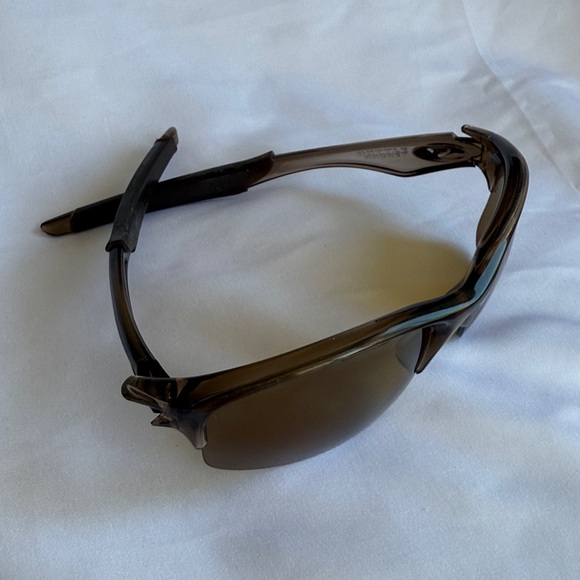 Brown Oakley Bottle Rocket Sunglasses with Tinted Lenses - Picture 3 of 11
